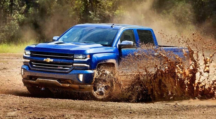chevrolet_silverado_goes_muddy.jpg